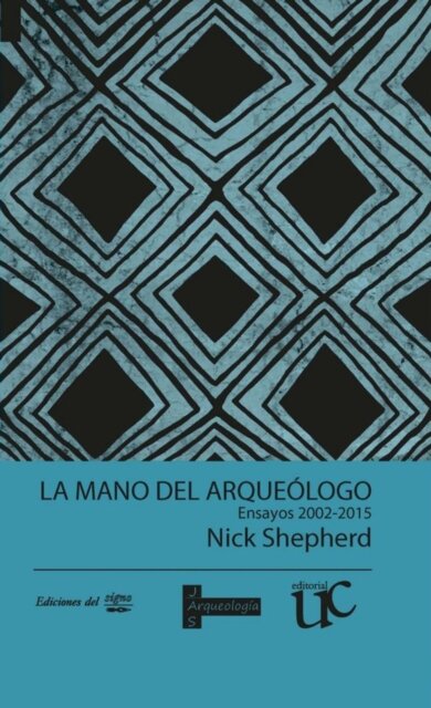 La mano del arqueologo